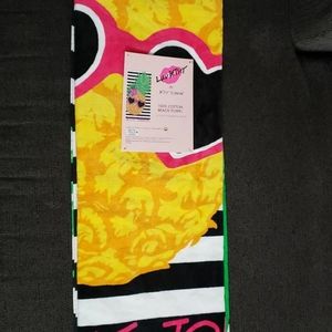 Betsey johnson pineapple beach towel ADULT